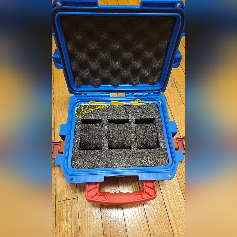 Blue Cartoon Storage Box with Red Clips - Picture 4 of 4